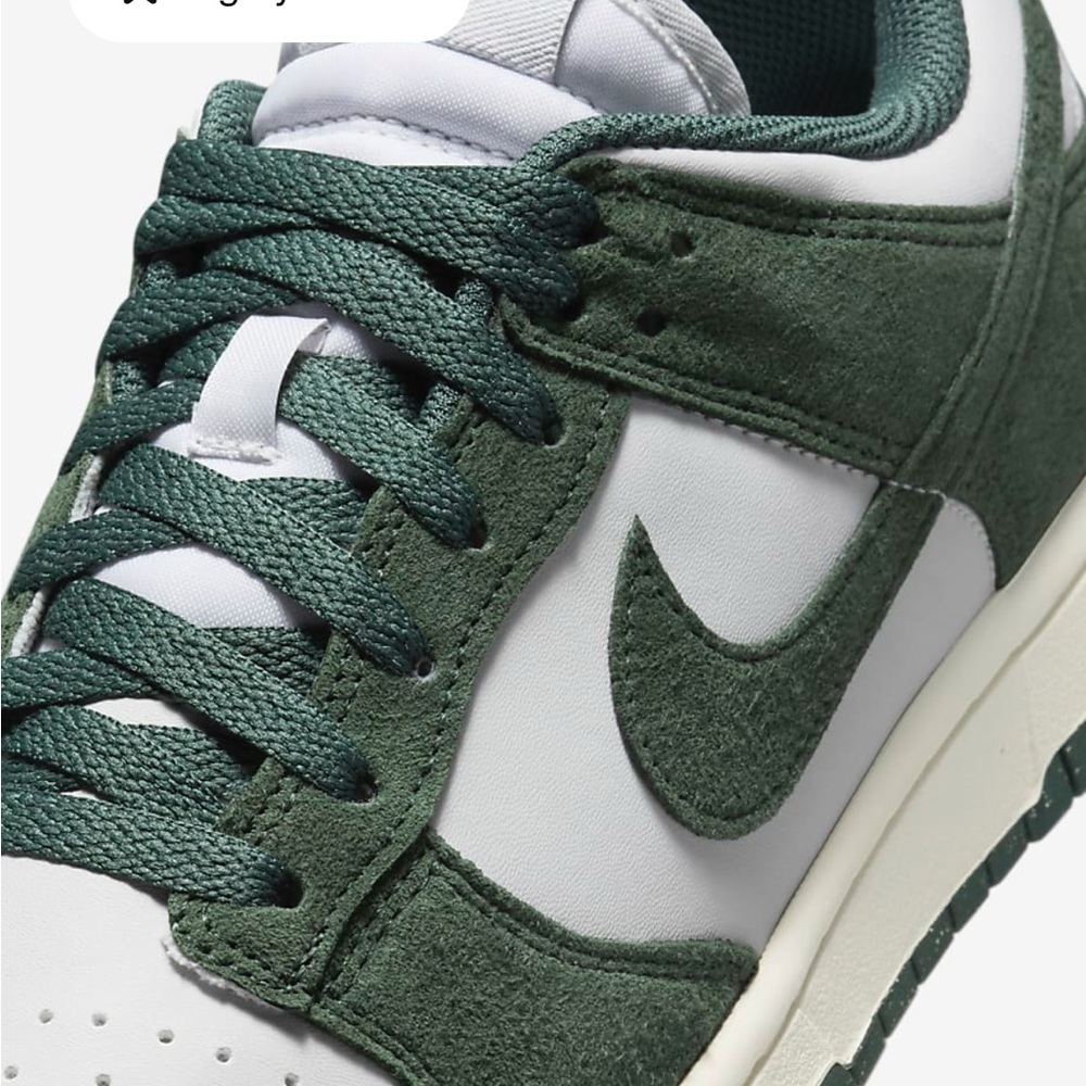NWT Women’s Nike Dunk Low Green and White Sneakers - Picture 11 of 14